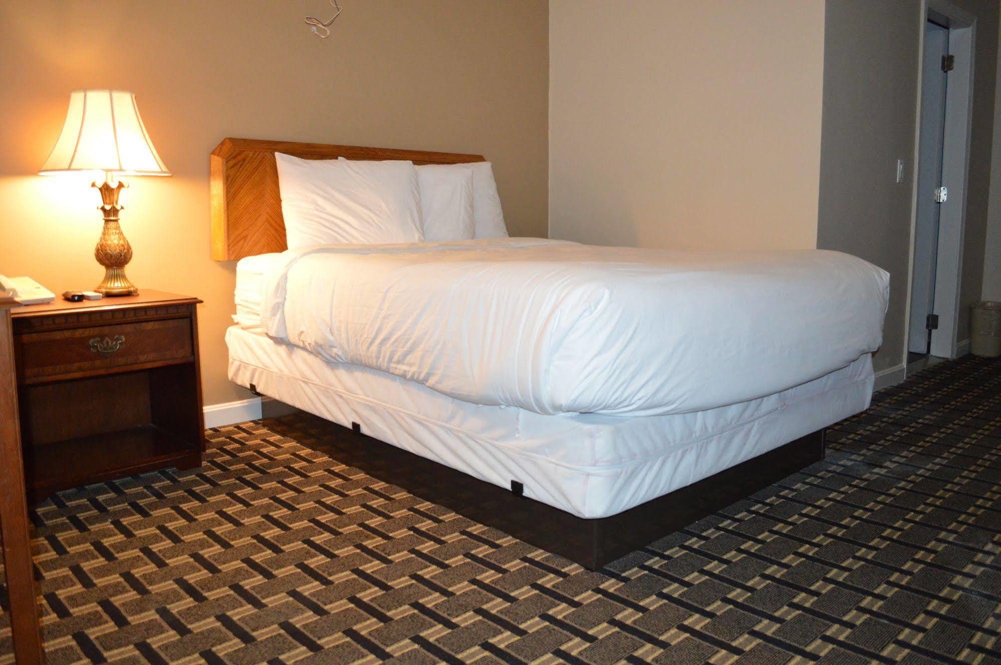 Nashoba Valley Inn & Suites Ayer Kültér fotó