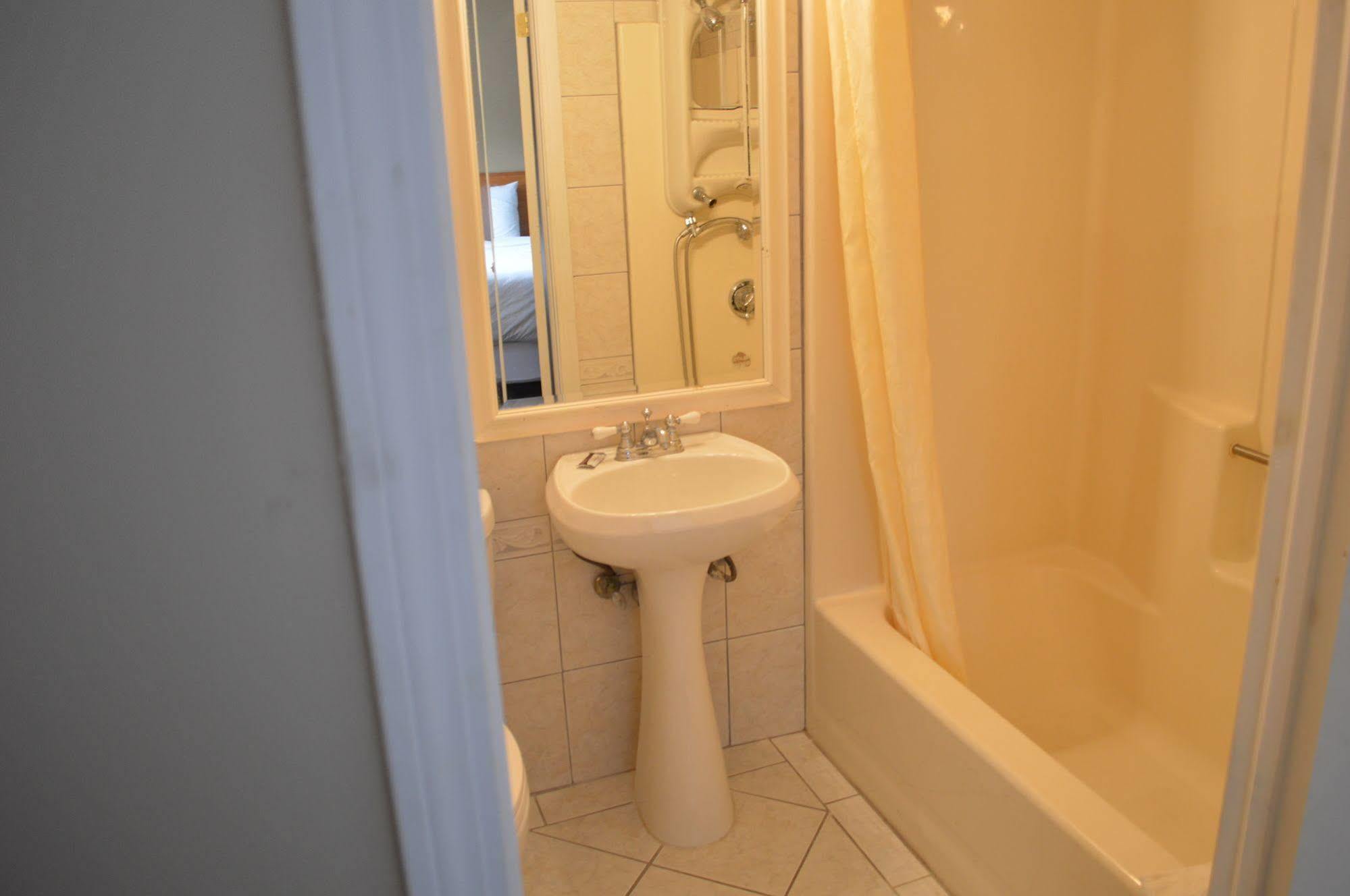 Nashoba Valley Inn & Suites Ayer Kültér fotó