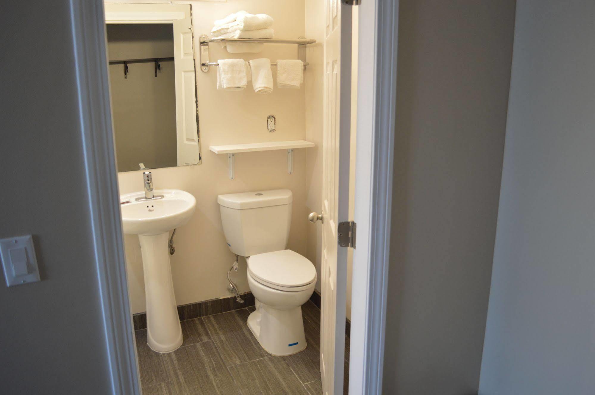 Nashoba Valley Inn & Suites Ayer Kültér fotó