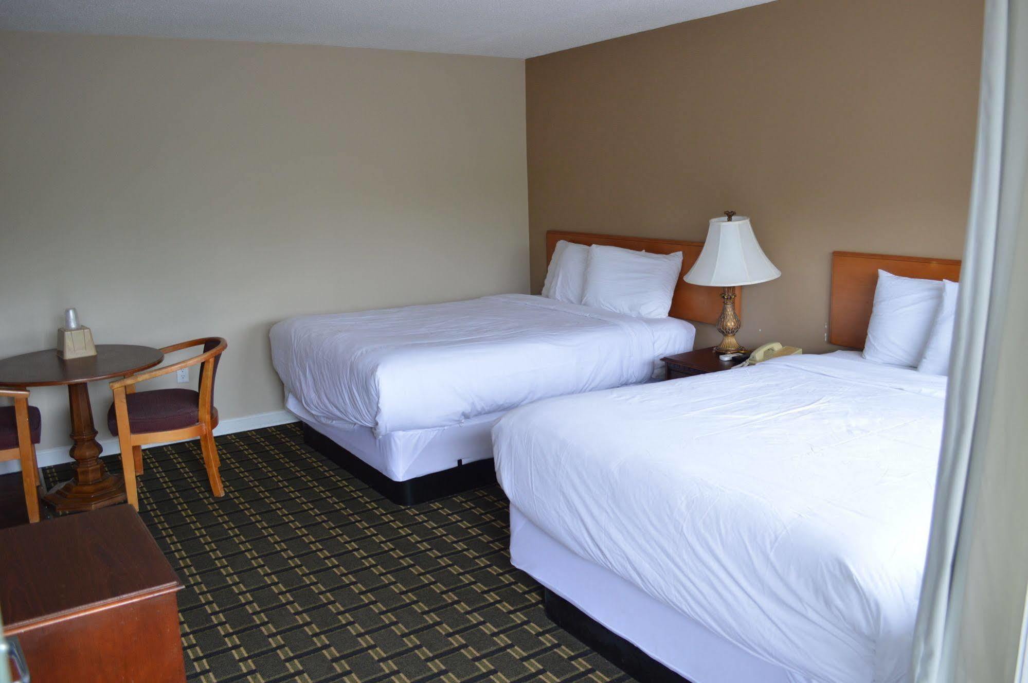 Nashoba Valley Inn & Suites Ayer Kültér fotó